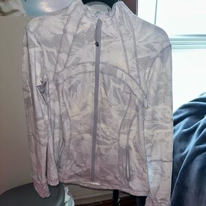 lululemon athletica White/Gray/Palm Print Define Jacket Size 10 LIKE NEW Luon